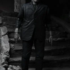 NECA - Universal Monsters - Ultimate Frankenstein's Monster (B&W) 7