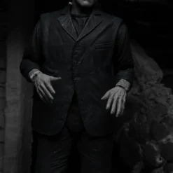 NECA - Universal Monsters - Ultimate Frankenstein's Monster (B&W) 7