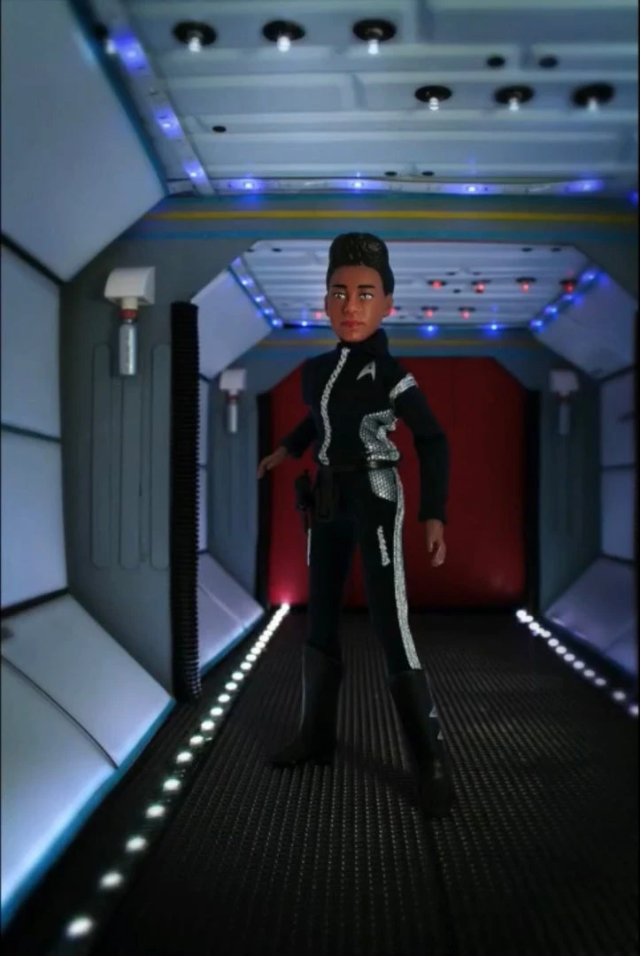 Damaged Package Mego Star Trek Wave 11 - Michael Burnham 8" Action Figure 4 Damaged Package Mego Star Trek Wave 11 - Michael Burnham 8" Action Figure