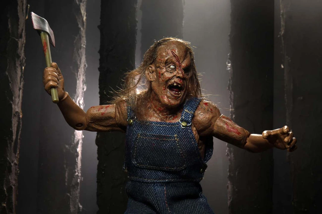 NECA - Hatchet - Victor Crowley 8" Clothed Action Figure 6 NECA - Hatchet - Victor Crowley 8" Clothed Action Figure