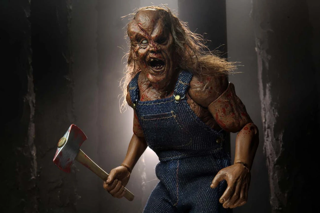 NECA - Hatchet - Victor Crowley 8" Clothed Action Figure 9 NECA - Hatchet - Victor Crowley 8" Clothed Action Figure