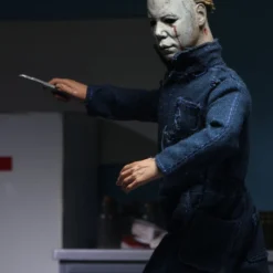 NECA - Halloween 2 (1981) - Michael Myers 8