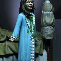 NECA - Toony Terrors Regan (The Exorcist) 6