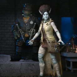 Mego NECA - Universal Monsters X TMNT - Ultimate April As The Bride 7
