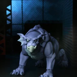 NECA - Gargoyles - Ultimate Bronx With Goliath Closed Wings 7