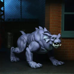 NECA - Gargoyles - Ultimate Bronx With Goliath Closed Wings 7