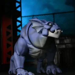 NECA - Gargoyles - Ultimate Bronx With Goliath Closed Wings 7