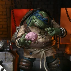 NECA - Universal Monsters X TMNT - Ultimate Leonardo Hunchback 7