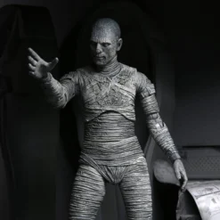 NECA - Universal Monsters - Ultimate Mummy (B&W) 7