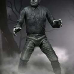 NECA - Universal Monsters - Ultimate Wolf Man (B&W) 7