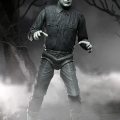 NECA - Universal Monsters - Ultimate Wolf Man (B&W) 7