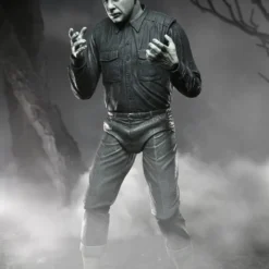 NECA - Universal Monsters - Ultimate Wolf Man (B&W) 7