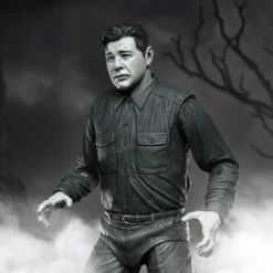 NECA - Universal Monsters - Ultimate Wolf Man (B&W) 7