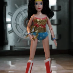 Damaged Package Mego DC Wave 9 - Wonder Woman 8